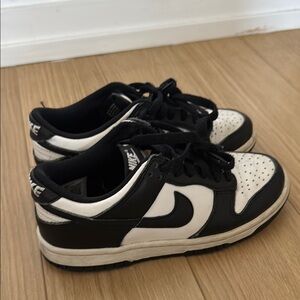 Nike kids, panda dunks size 4